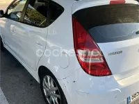 Usado Hyundai i30 Comfort 109 CV (80 kW) 2011 Blanco Berlina