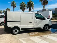 Usado Renault Trafic 110 CV (80 kW) 2022 Blanco Monovolumen