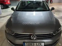 Usado VW Passat Edition 150 CV (110 kW) 2019 Gris / plata Berlina
