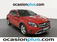 Usado Mercedes GLA180 122 CV (89 kW) 2019 Rojo SUV
