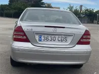 Usado Mercedes C200 Elegance 163 CV (119 kW) 2003 Gris / plata Berlina