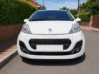 Usado Peugeot 107 Active 68 CV (50 kW) 2013 Blanco Utilitario