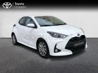 Usado Toyota Yaris Hybrid Active 116 CV (85 kW) 2023 Blanco Berlina