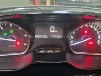 Usado Peugeot 2008 Style 100 CV (73 kW) 2018 Gris / plata SUV