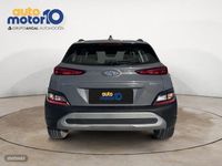Usado Hyundai Kona 120 CV (88 kW) 2021 Gris / plata SUV