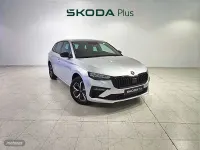 Usado Skoda Scala Selection 115 CV (84 kW) 2025 Gris / plateado Utilitario