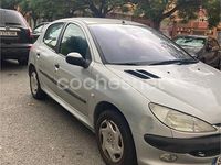 Usado Peugeot 206 70 CV (51 kW) 2002 Gris / plata Berlina