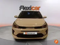 Usado Kia Rio 100 CV (73 kW) 2023 Blanco Berlina