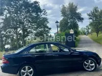 Usado Mercedes C220 150 CV (110 kW) 2005 Azul Berlina