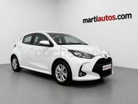 Usado Toyota Yaris Hybrid Active 116 CV (85 kW) 2022 Blanco Berlina