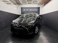 Usado Toyota Yaris Hybrid Active 100 CV (73 kW) 2017 Negro Berlina