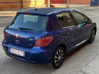 Usado Peugeot 307 90 CV (66 kW) 2005 Azul Berlina