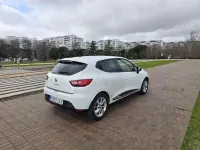 Usado Renault Clio LIMITED 73 CV (53 kW) 2016 Blanco Utilitario