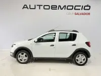 Usado Dacia Sandero Stepway 90 CV (66 kW) 2015 Blanco Utilitario