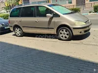Usado Ford Galaxy Ghia 130 CV (95 kW) 2005 Beige Monovolumen