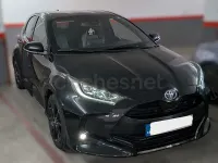 Usado Toyota Yaris Hybrid Style 116 CV (85 kW) 2023 Negro Berlina