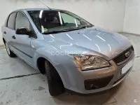 Usado Ford Focus Trend 90 CV (66 kW) 2006 Azul Berlina
