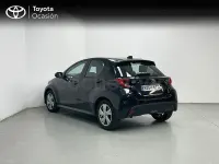 Usado Toyota Yaris Hybrid Active 116 CV (85 kW) 2025 Negro Berlina