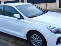 Usado Hyundai i30 95 CV (69 kW) 2018 Blanco Berlina