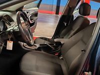 Usado Opel Insignia Selective 130 CV (95 kW) 2012 Azul Berlina