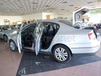 Begagnad VW Passat Edition 140 HK (102 kW) 2010 Grå Sedan