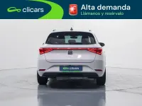 Usado Seat Leon Style 115 CV (84 kW) 2021 Blanco Familiar