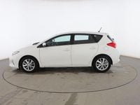 Usado Toyota Auris Active 125 CV (91 kW) 2015 Blanco Berlina