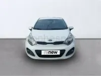 Usado Kia Rio 90 CV (66 kW) 2014 Blanco Berlina