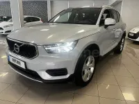 Usado Volvo XC40 Momentum 197 CV (144 kW) 2021 Blanco SUV