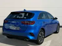 Usado Kia Ceed 100 CV (73 kW) 2025 Azul Utilitario
