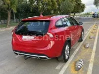 Usado Volvo V60 CC 150 CV (110 kW) 2017 Rojo Familiar
