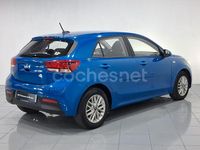 Usado Kia Rio 84 CV (61 kW) 2023 Azul Berlina