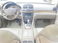 Usado Mercedes E320 Avantgarde 204 CV (150 kW) 2003 Negro Berlina
