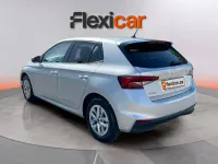 Usado Skoda Fabia Selection 95 CV (69 kW) 2025 Gris Utilitario
