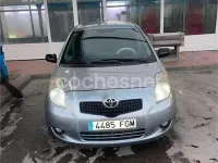 Usado Toyota Yaris 90 CV (66 kW) 2006 Gris / plata Berlina
