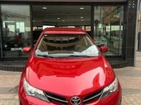 Usado Toyota Auris Live 132 CV (97 kW) 2013 Rojo Familiar