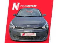 Usado Kia Rio 100 CV (73 kW) 2021 Gris / plata Berlina