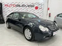 Usado Mercedes C180 143 CV (105 kW) 2002 Azul Berlina