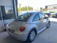 Usado VW Beetle 102 CV (75 kW) 2005 Gris Utilitario