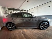 Usado Alfa Romeo Stelvio Veloce 210 CV (154 kW) 2022 Gris / plata SUV