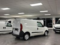 Usado Fiat Doblò 90 CV (66 kW) 2017 Blanco Monovolumen