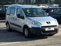Usado Peugeot Partner Tepee 90 CV (66 kW) 2010 Gris / plata Monovolumen