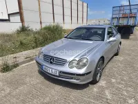 Usado Mercedes CLK270 Elegance 170 CV (125 kW) 2004 Gris / plata Coupe