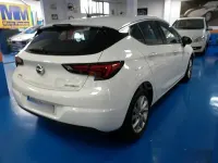Usado Opel Astra Dynamic 110 CV (80 kW) 2019 Blanco Berlina