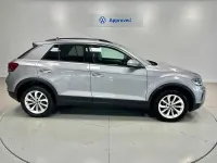 Usado VW T-Roc 150 CV (110 kW) 2025 Gris / plata SUV