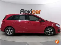 Usado Mercedes B180 116 CV (85 kW) 2017 Rojo Monovolumen