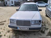 Usado Mercedes E300 136 CV (100 kW) 1993 Blanco Familiar