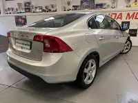 Usado Volvo S60 Momentum 163 CV (119 kW) 2011 Gris / plata Berlina