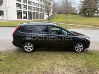 Usado Ford Focus Trend 109 CV (80 kW) 2010 Negro Familiar