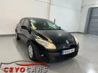 Usado Renault Mégane III Authentique 90 CV (66 kW) 2012 Gris Berlina